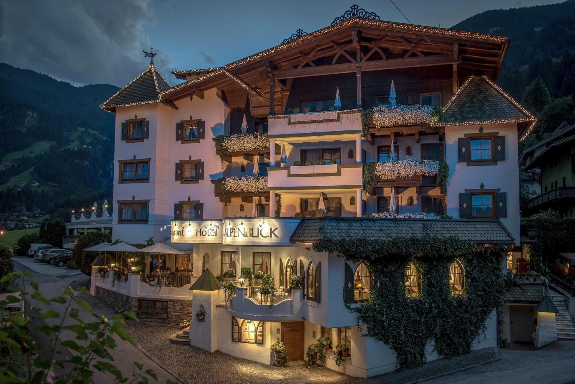 Hotel Alpenblick Zillertal Hippach Bagian luar foto
